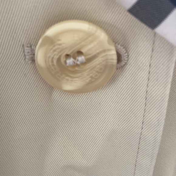 Burberry Camden Heritage Car Coat - Picture 13 of 16